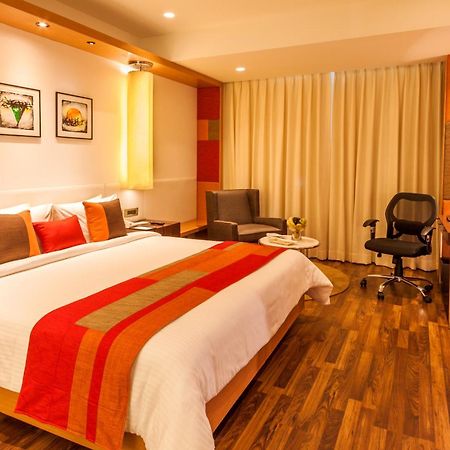 Deventure Sarovar Portico Kapashera, New Delhi Esterno foto