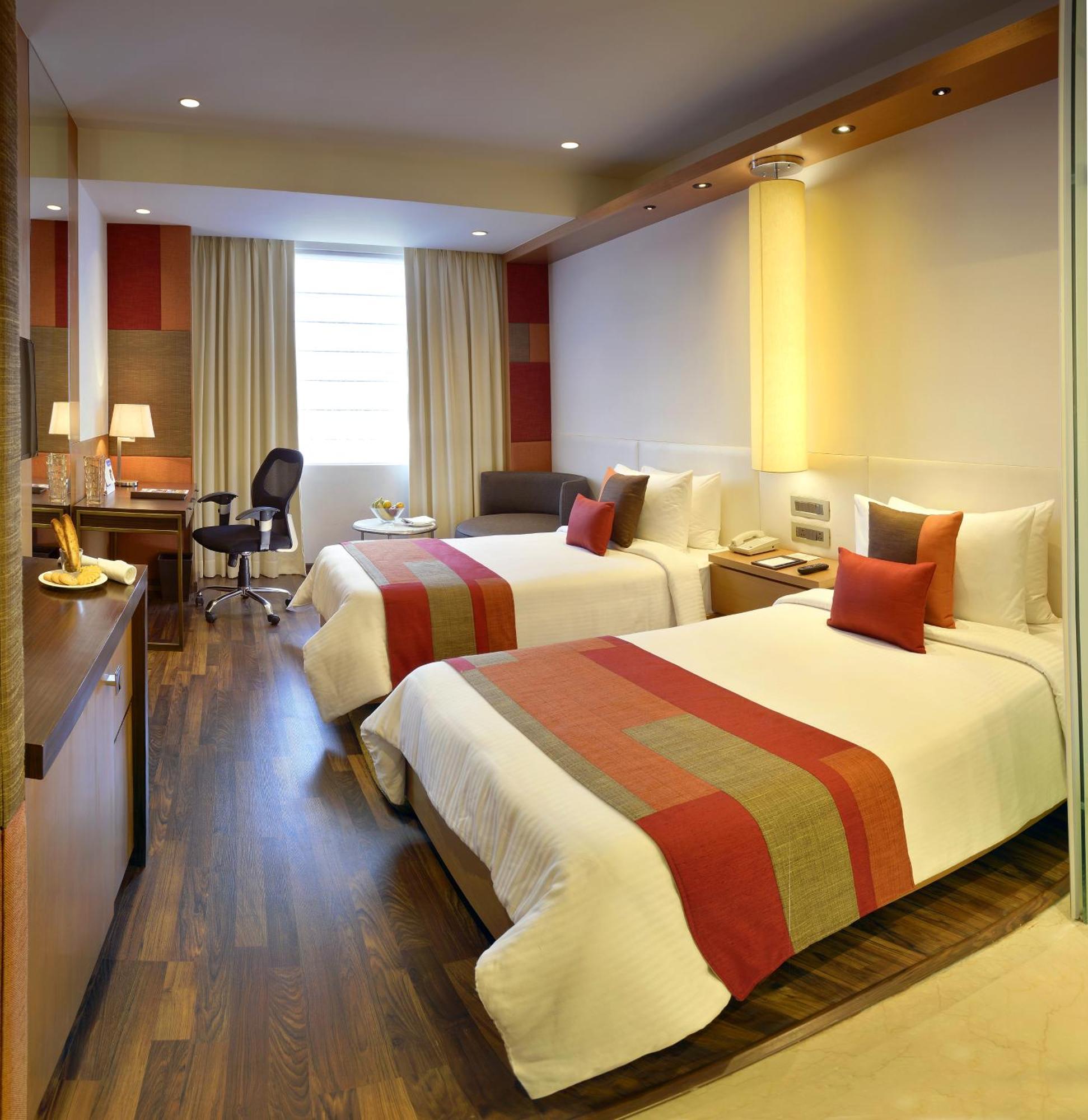 Deventure Sarovar Portico Kapashera, New Delhi Esterno foto