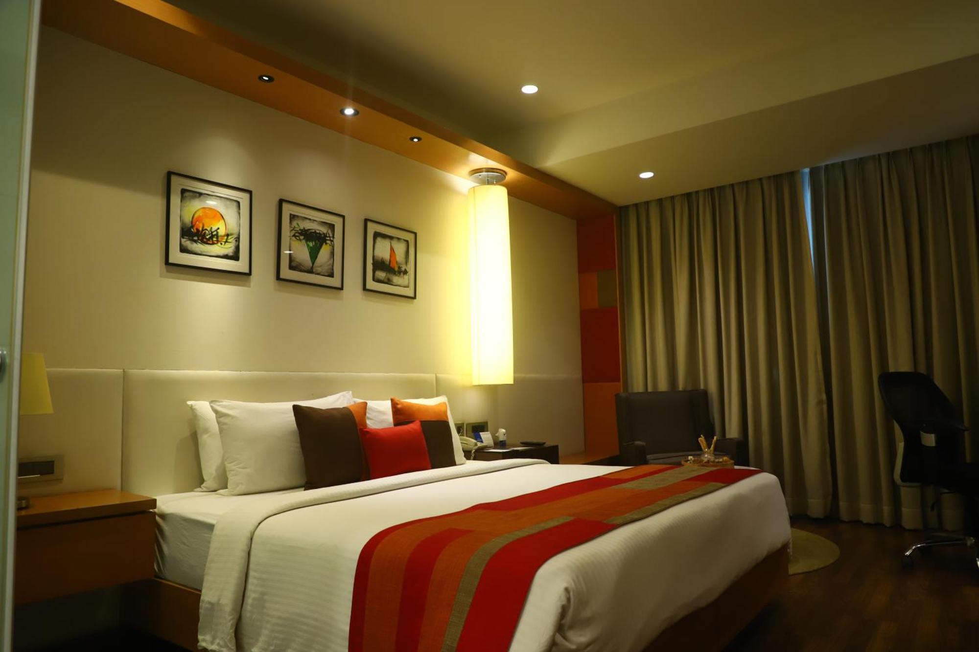 Deventure Sarovar Portico Kapashera, New Delhi Esterno foto